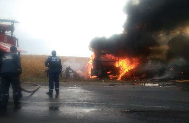 На Полтавщине произошло "огненное ДТП": фото с места аварии