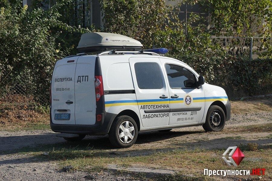 В Николаеве авто насмерть сбило 8-летнюю девочку: фото с места ДТП