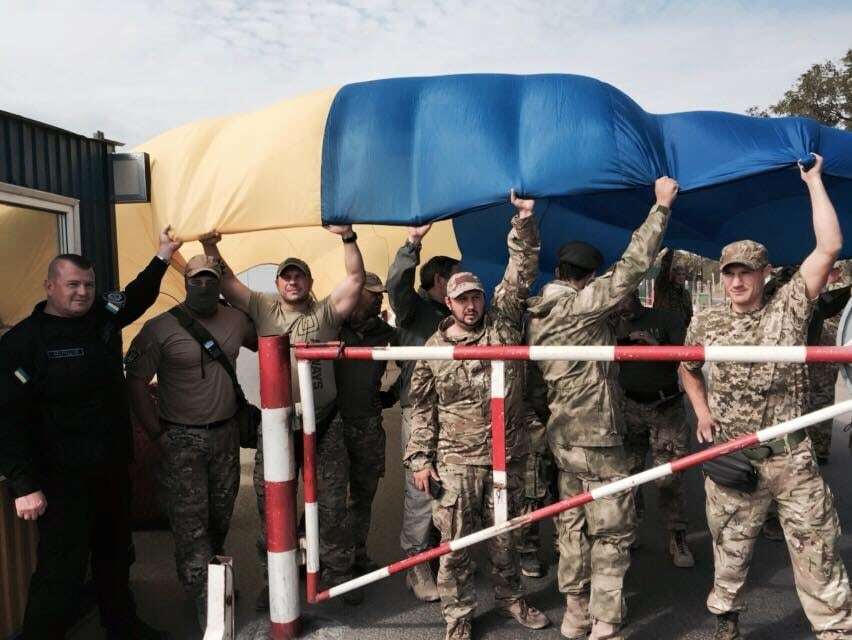 Противник у паніці: на адмінкордоні з Кримом розгорнули найбільший прапор України