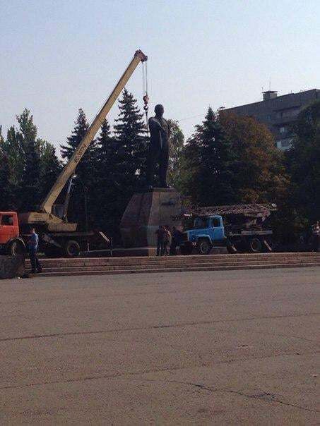 На Донетчине пал очередной памятник Ленину: фотофакт