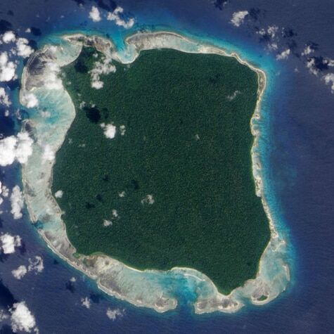 Первобытный остров, жители которого никого не пускают на свою землю