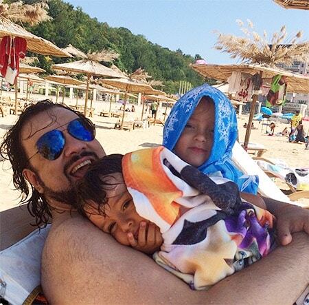 Киркоров отдохнул с детьми на пляже в Болгарии: опубликованы фото