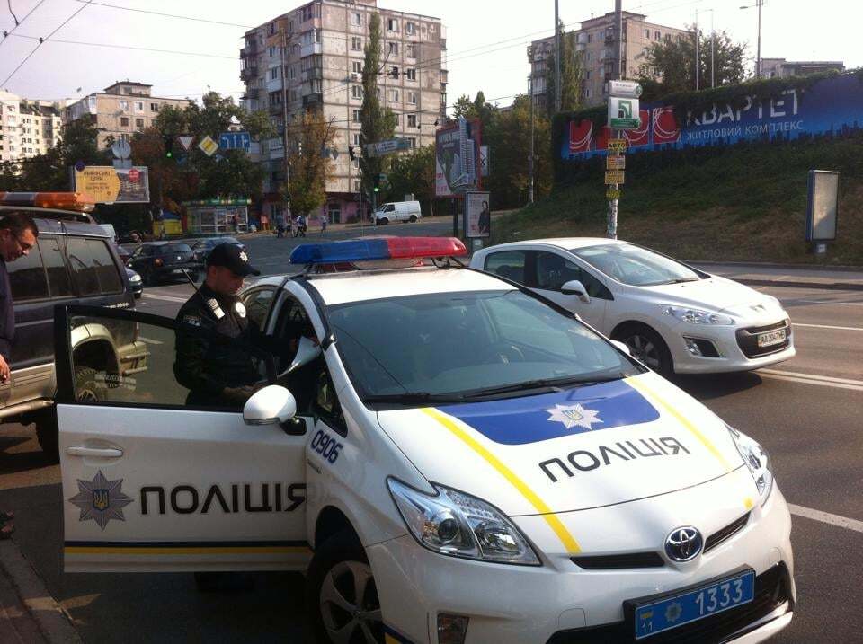 В Киеве водитель "Лексуса" избил другого водителя за замечание - соцсети