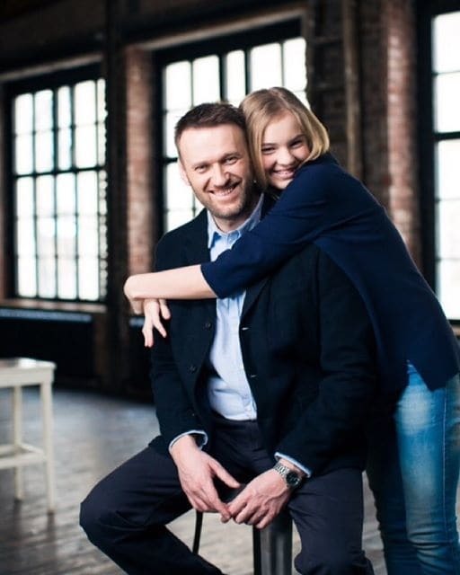 Навальный показал повзрослевшую красавицу-дочь: фотофакт