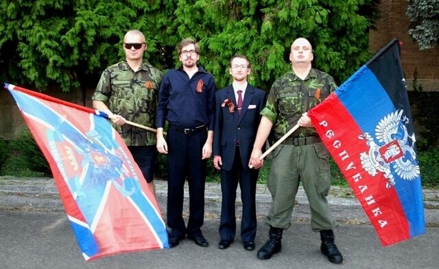 В Словакии на могиле наемника Кремля развернули флаг "ДНР": фотофакт