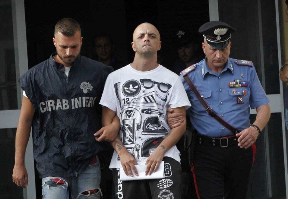 В Неаполе взволнованные героической гибелью украинца люди вышли на марш: опубликованы фото