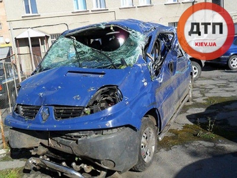На Вінничині сталося страшне смертельне ДТП: фото з місця аварії