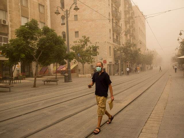 Израиль накрыло небывалой песчаной бурей: фото после урагана