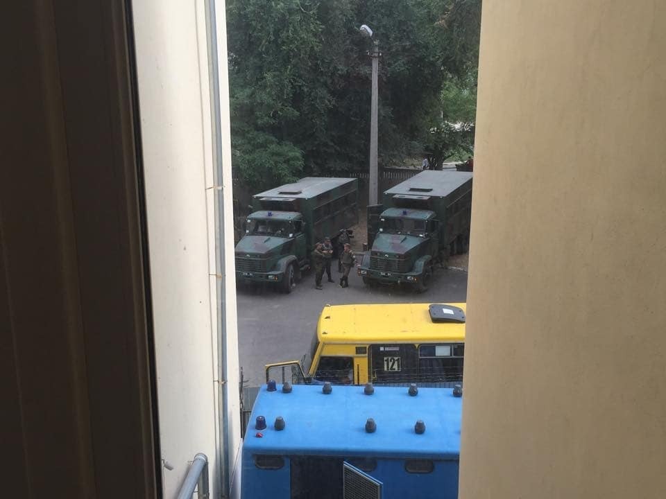 На двух броневиках: в Одессе милиция схватила лидера "ПС" и "Автомайдана"