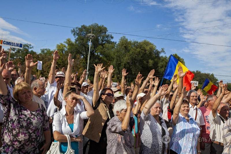 Будем стоять до последнего: "Майдан" в Молдове разрастается. Фото протестов