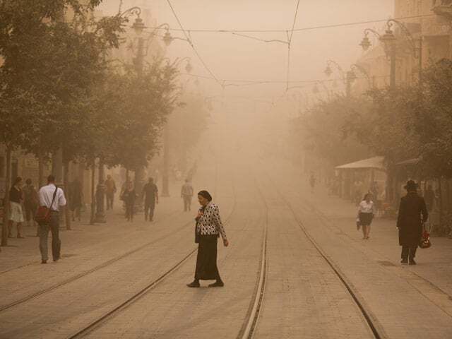 Израиль накрыло небывалой песчаной бурей: фото после урагана