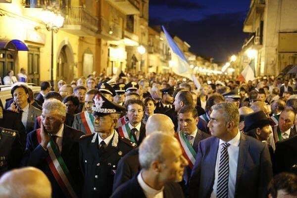 В Неаполе взволнованные героической гибелью украинца люди вышли на марш: опубликованы фото