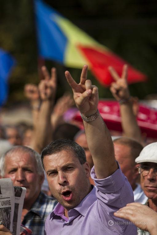 Будем стоять до последнего: "Майдан" в Молдове разрастается. Фото протестов