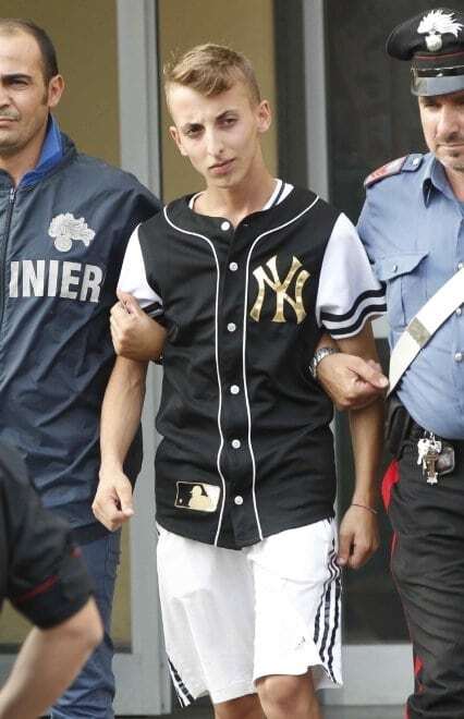 В Неаполе взволнованные героической гибелью украинца люди вышли на марш: опубликованы фото