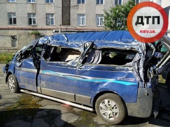 На Винниччине произошло страшное смертельное ДТП: фото с места аварии