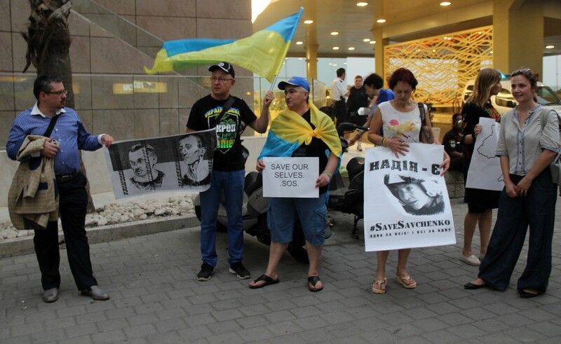 Митинг у посольства РФ в Тель-Авиве. "Свободу Украинским политзаключённым в России!"