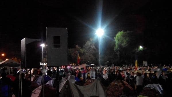 В Молдове обживают "Майдан": появилась парикмахерская, утепляют палатки. Фоторепортаж из Кишинева