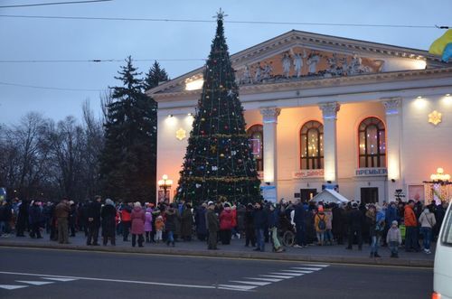  Как празднуют Новый год в Украине: елки во всех уголках страны