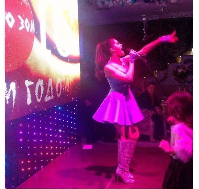 Новогодняя ночь: как звезды встретили 2016 год 