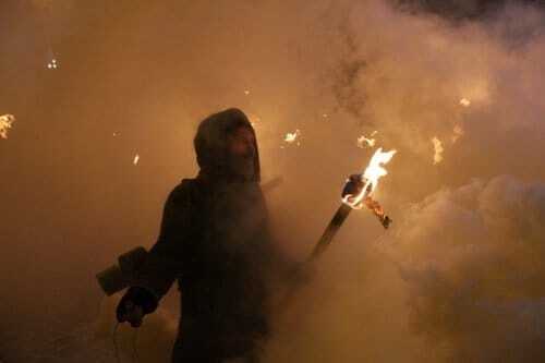 День рождения Бандеры: во Львове и Житомире жгли факелы и молились