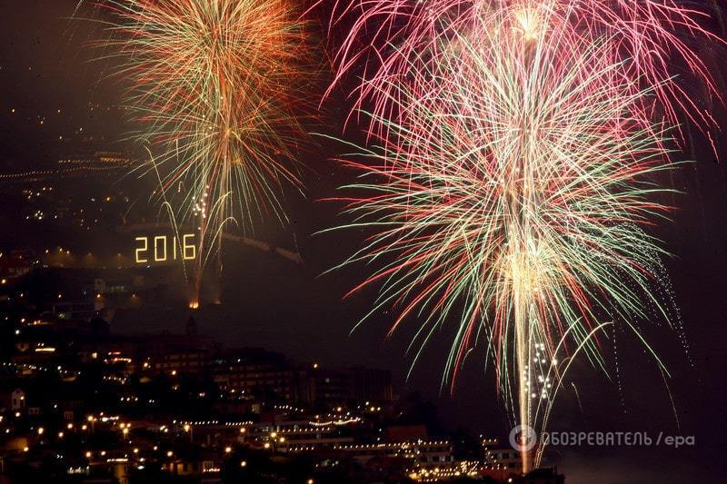 На календаре 2016-й: как мир отпраздновал Новый год