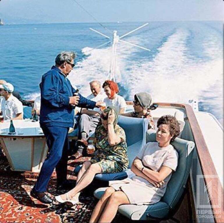 В Одессе затонул любимый катер Брежнева: фотофакт