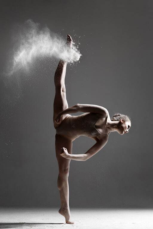 Страсть и грация: зрелищные фото танцоров, которые покорили мир 