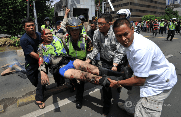 В столице Индонезии прогремела серия взрывов: есть жертвы