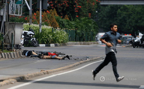 Появились жуткие фото с мест взрывов в Джакарте
