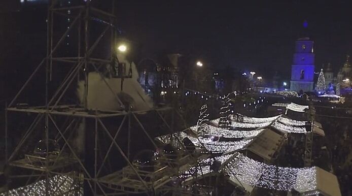 В сети появилось видео с топ-моментами новогодней ночи в центре Киева