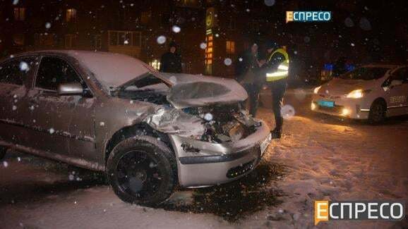 В Киеве водитель без сознания устроил ДТП