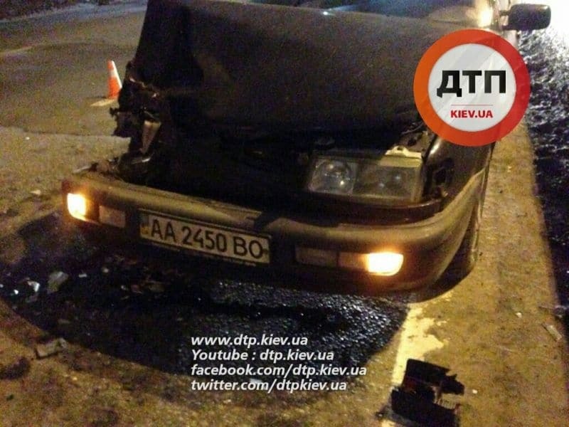У Києві два Volkswagen "атакували" Infiniti