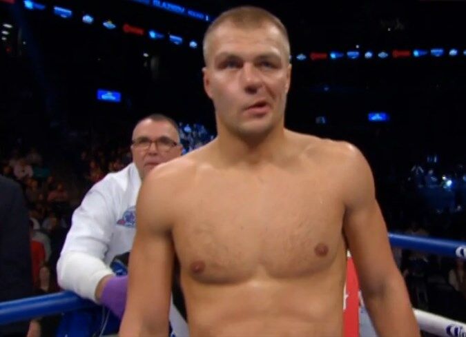 Скандальний боксер Глазков вийшов на чемпіонський бій без прапора України