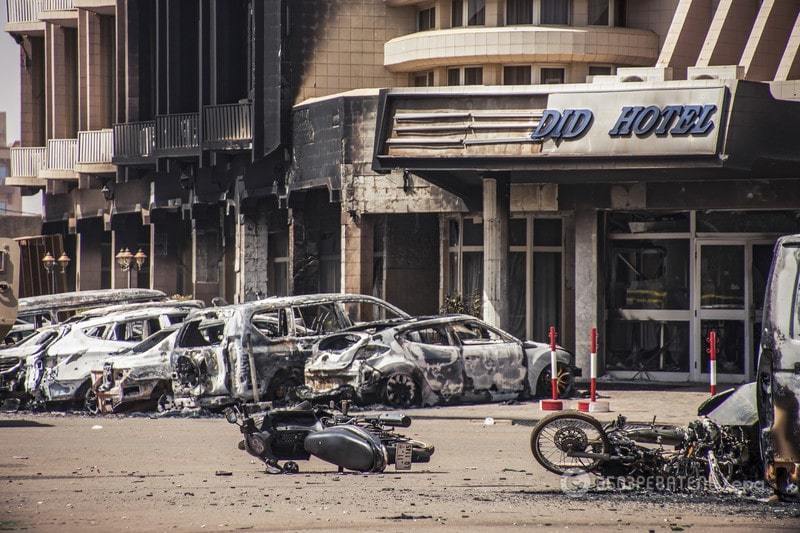 Терористи захопили заручників в готелі в Буркіна-Фасо: є жертви