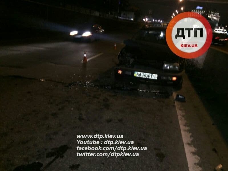 В Киеве два Volkswagen "атаковали" Infiniti