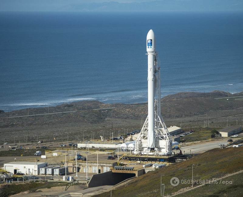 В США запустили ракету-носитель Falcon 9 со спутником: фото и видеофакт