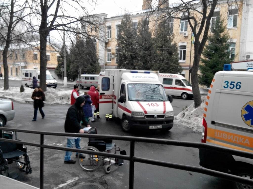 В Киев привезли тяжелораненых бойцов АТО: нужна помощь