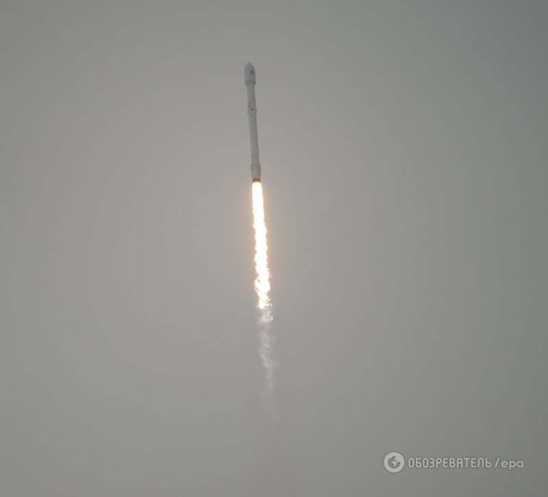 У США запустили ракету-носій Falcon 9 із супутником: фото і відеофакт