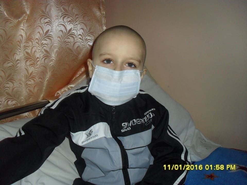 П'ятирічному хлопчику, який хворий на лейкемію, терміново потрібна допомога