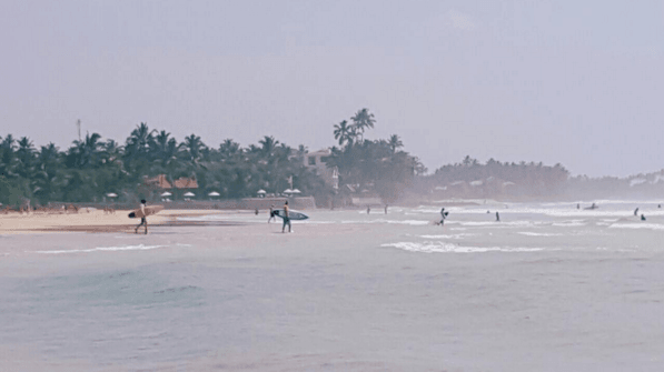 Оля Полякова на серфинге похвасталась упругими ягодицами: фото звезды со Шри-Ланки