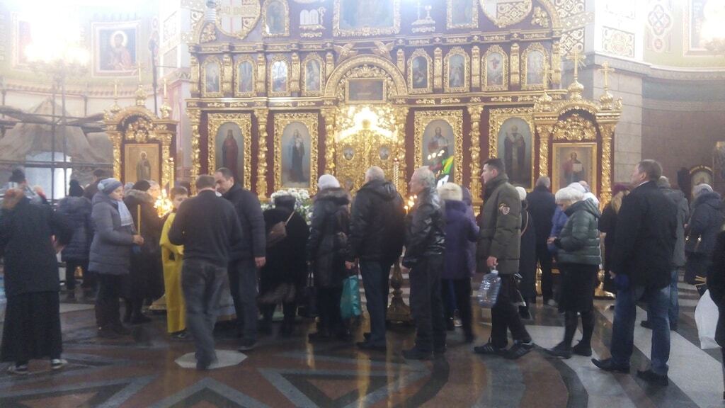 Молились, но не Путину: в Крыму прошла служба за спасение курортного сезона. Фотофакт