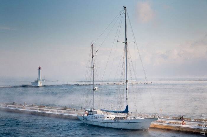 На вулиці мінус 10: в Одесі "закипіло" море. Фоторепортаж