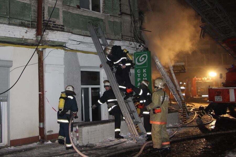 Масштабна пожежа в Києві: стали відомі подробиці НП у житловому будинку