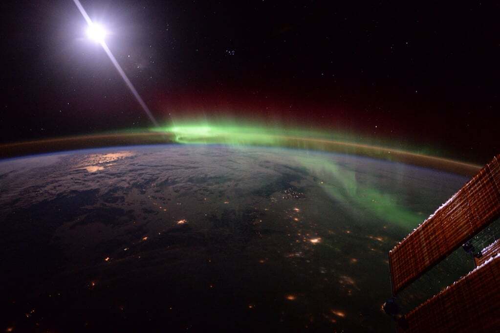 Астронавт зробив неймовірні фото північного сяйва з МКС