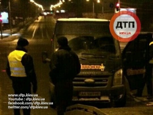 У Києві поліція після погоні затримала п'яного водія мікроавтобуса