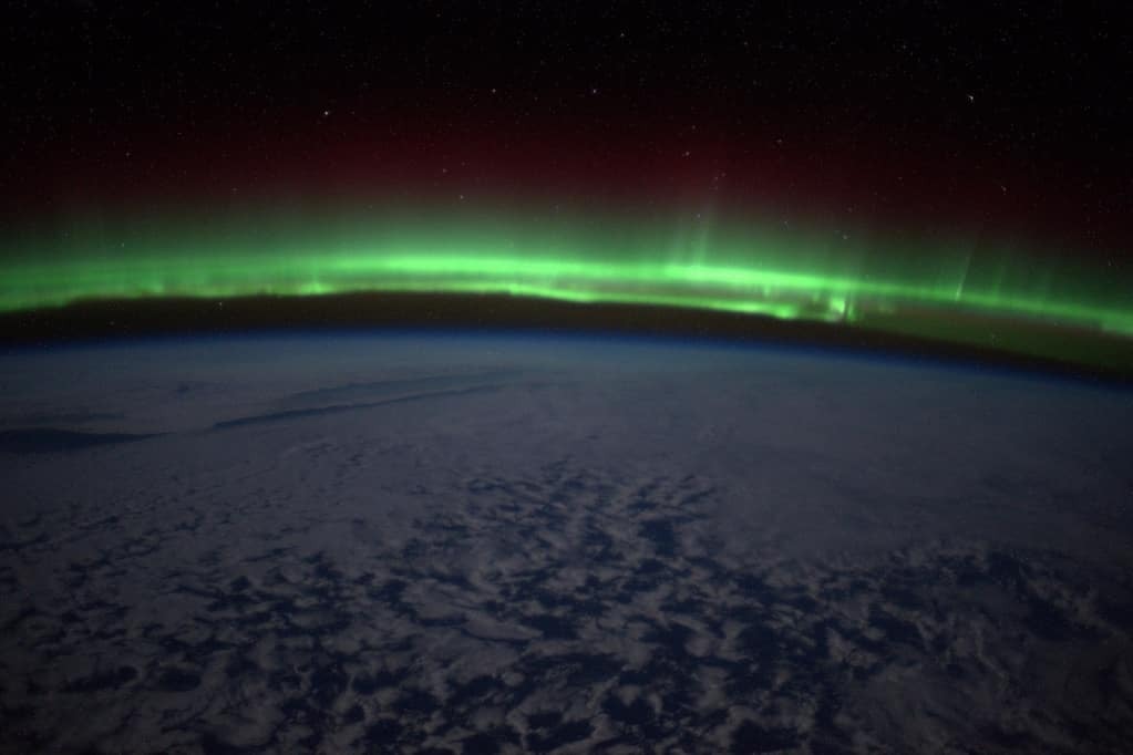 Астронавт сделал невероятные фото северного сияния с МКС