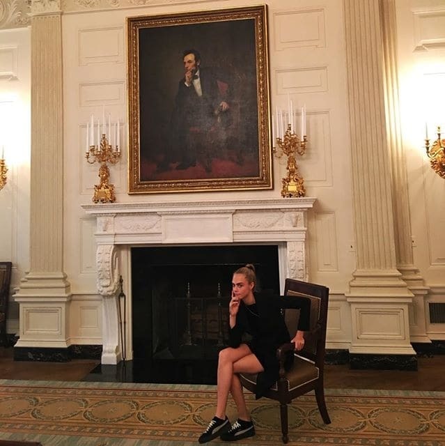 Экскурсия в Белый дом: модель Кара Делевинь спародировала Линкольна
