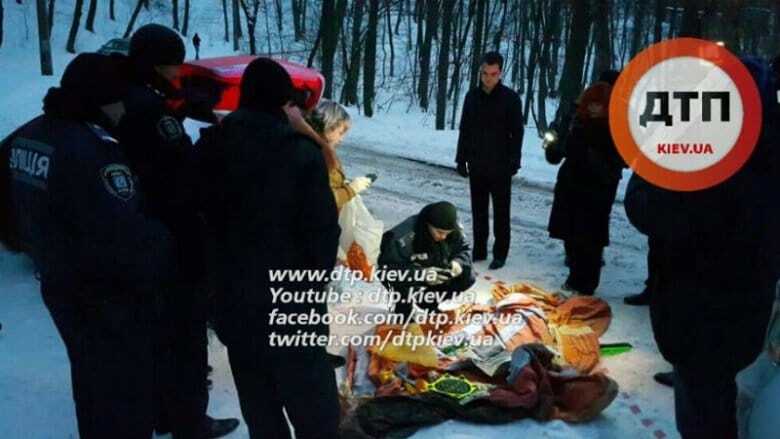 Опубліковані страшні фото з місця самогубства водія в Києві