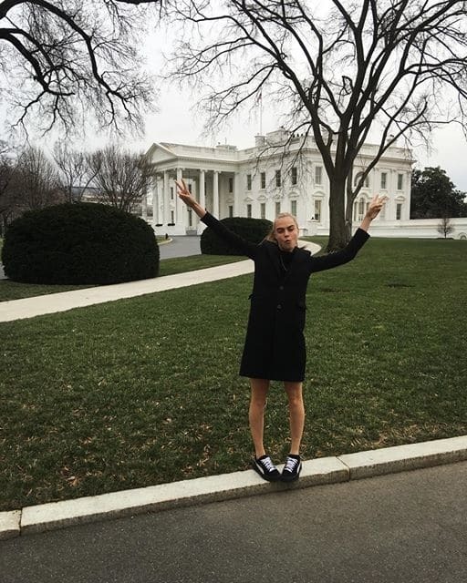 Экскурсия в Белый дом: модель Кара Делевинь спародировала Линкольна
