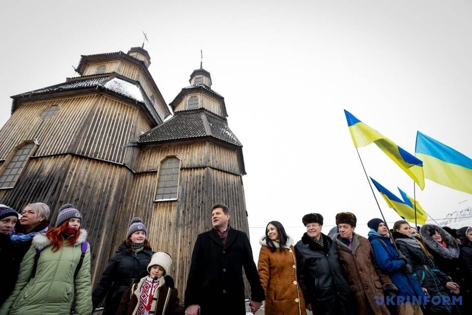 Живая карта и рекордный флаг: как Украина отпраздновала День Соборности. Опубликованы фото и видео